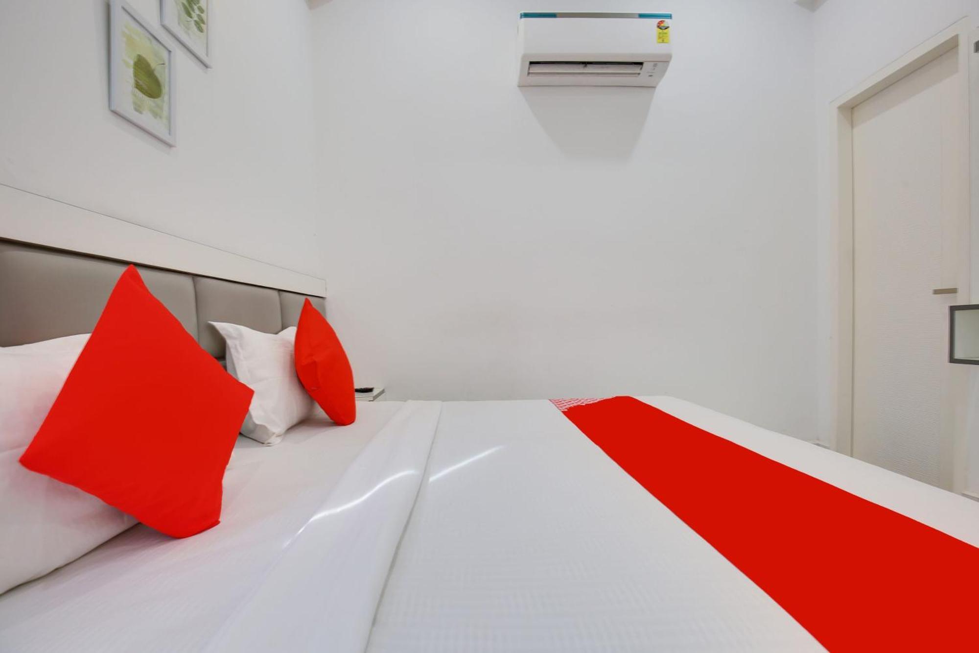 Hotel O Sky White House Лудяна Екстериор снимка