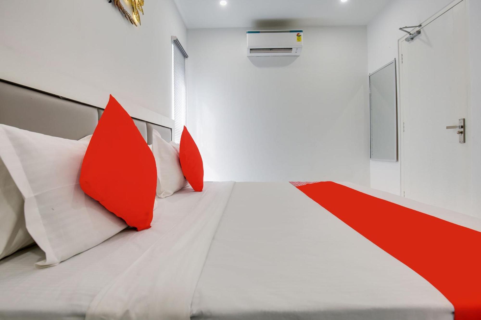 Hotel O Sky White House Лудяна Екстериор снимка