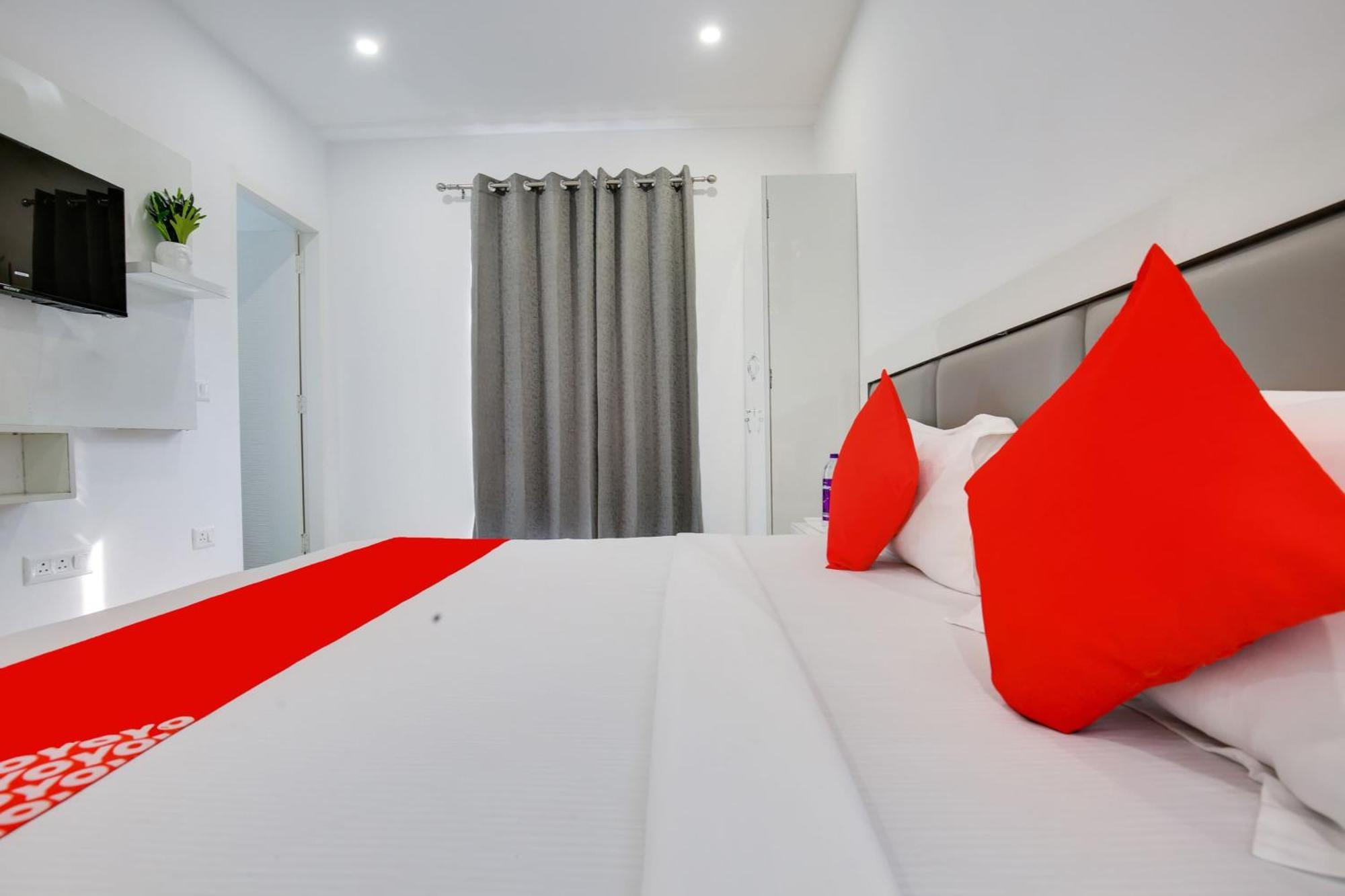 Hotel O Sky White House Лудяна Екстериор снимка
